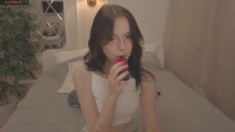 Snapshot of claire_bennett chatting on 09.16.25 Claire Bennett online show from 09.16.25