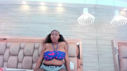 Snapshot of claire_bonny chatting on 11.29.25 claire_bonny online show from 11.29.25