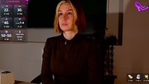 Snapshot of clairemathis chatting on 06.28.26 Claire online show from 06.28.26