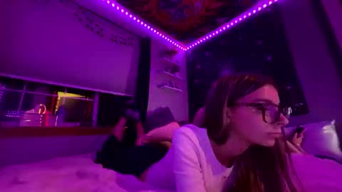 clairewalkerrr online show from 10.21.25