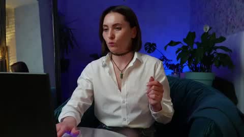 Snapshot of clara_bendover chatting on 05.27.26 Clara online show from 05.27.26