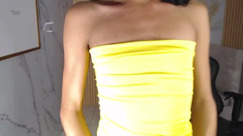 Snapshot of clara_evans_s chatting on 03.10.25 Clara online show from 03.10.25