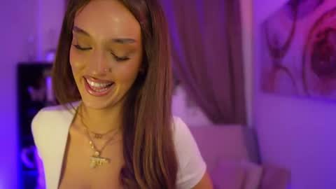 Clara smile online show from 09.17.25