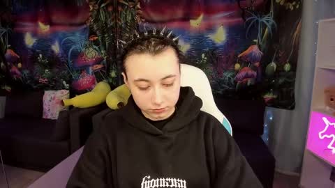 clarabenson online show from 04.10.26