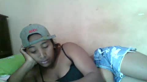 Clarah0123 online show from 10.17.25