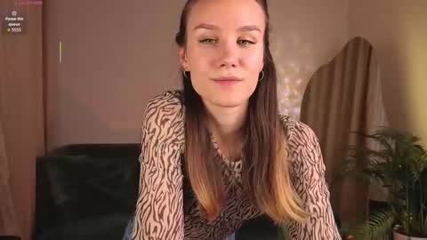 Snapshot of clare_ff chatting on 10.02.25 Claire online show from 10.02.25