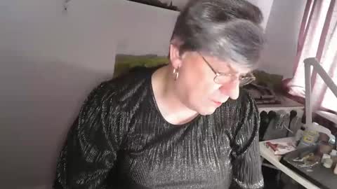 Snapshot of clarem chatting on 03.06.26 clare nylons online show from 03.06.26