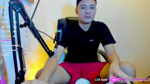 Snapshot of clarkyplaze chatting on 02.04.25 Clark online show from 02.04.25