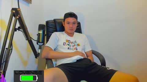 Snapshot of clarkyplaze chatting on 03.01.25 Clark online show from 03.01.25