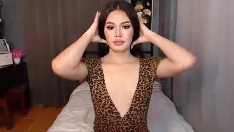 maika online show from 02.25.25