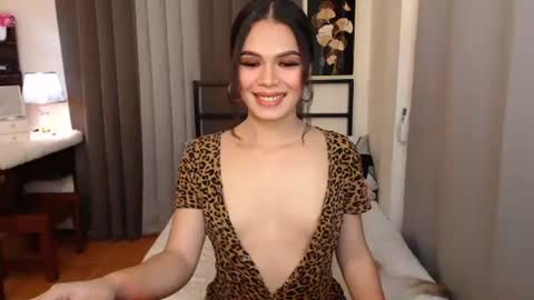 maika online show from 09.13.25