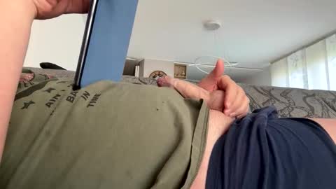 Snapshot of clau1935 chatting on 03.04.26 Michel online show from 03.04.26