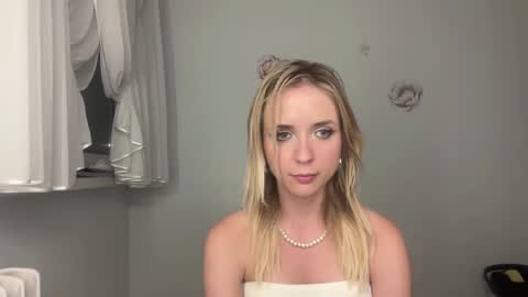 ClaudiaGold online show from 09.08.25