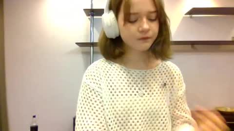 clementinaaures online show from 11.04.25