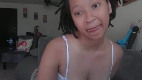 High Queen Clio online show from 03.10.25