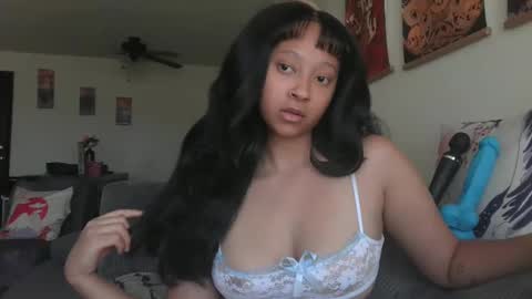 High Queen Clio online show from 03.10.25