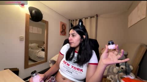 cloe small online show from 10.29.25