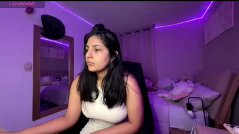 cloe small online show from 11.14.25