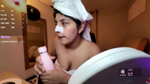 cloe small online show from 12.04.25