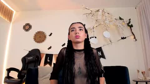 CLOE  online show from 10.08.25