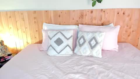 Chloe Smith online show from 02.05.26