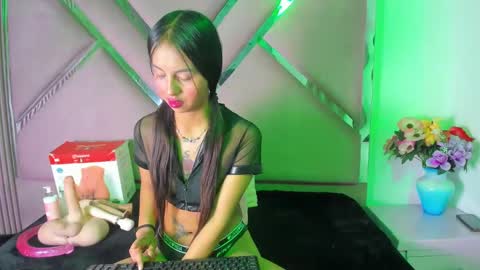 CloeMorenti  online show from 11.12.25