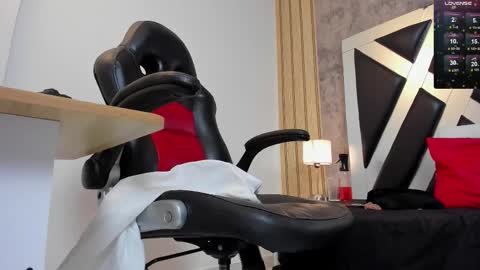 lady cloe person online show from 02.06.26