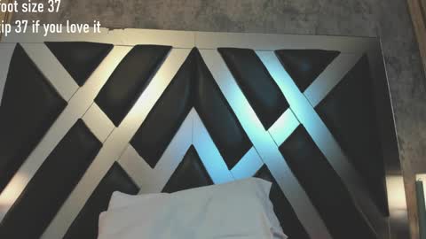 lady cloe person online show from 04.04.26