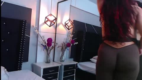 Cloe Stron online show from 10.14.25