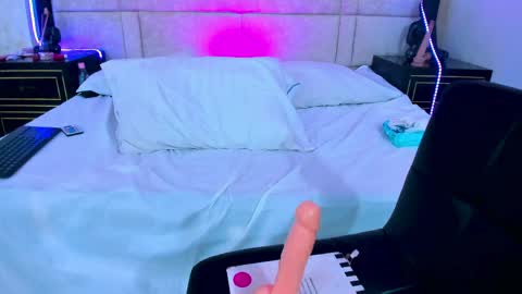 Clohe the wonder online show from 04.14.26