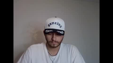 Snapshot of cloudyydayzz chatting on 04.11.26 tallhungandcloudy online show from 04.11.26