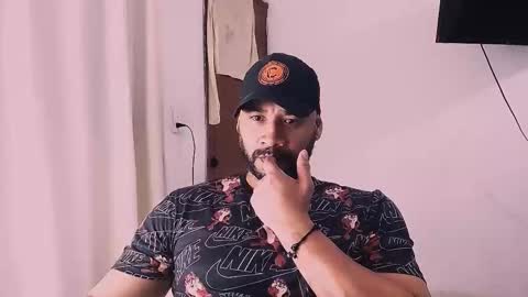 Snapshot of cloverblack18 chatting on 01.14.26 erick online show from 01.14.26