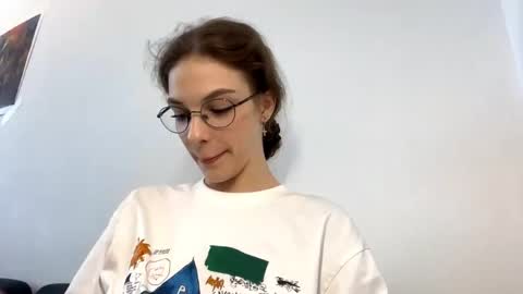 Snapshot of clyderolls chatting on 06.03.26 Anya online show from 06.03.26