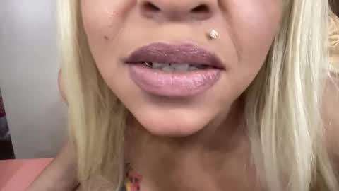 CocaNutt online show from 01.12.26