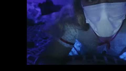 Snapshot of coccolino_ chatting on 12.21.25 Cocolino online show from 12.21.25