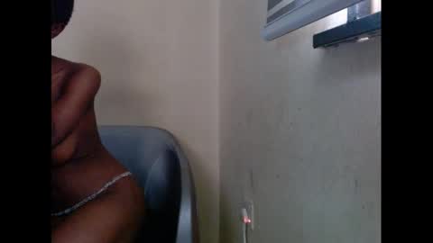 Snapshot of cockfanx chatting on 01.22.25 cockfanx online show from 01.22.25