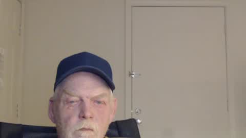 Snapshot of cockreadynow4u chatting on 01.25.25 cockreadynow4u online show from 01.25.25