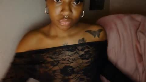 Snapshot of cocochanel197941 chatting on 12.18.25 chanel online show from 12.18.25