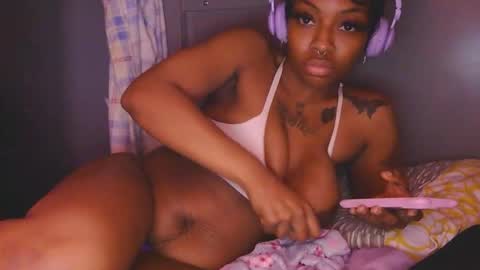 Snapshot of cocochanel197941 chatting on 01.12.26 chanel online show from 01.12.26