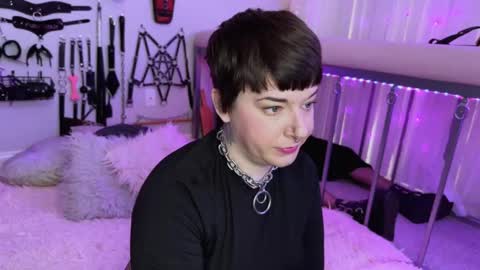 Coco Deville online show from 03.11.25