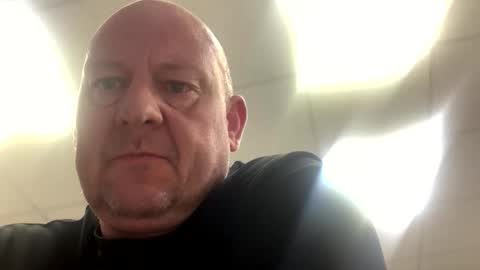 Snapshot of col4nows chatting on 09.23.25 col4nows online show from 09.23.25