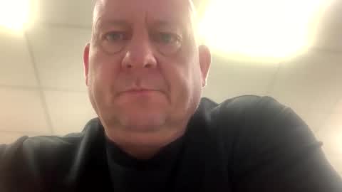 Snapshot of col4nows chatting on 10.27.25 col4nows online show from 10.27.25