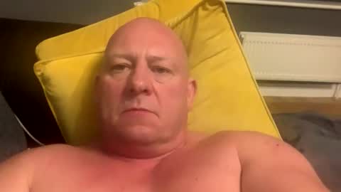 Snapshot of col4nows chatting on 11.01.25 col4nows online show from 11.01.25