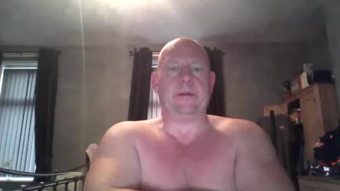 Snapshot of col4nows chatting on 11.27.25 col4nows online show from 11.27.25