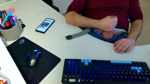 Snapshot of cold_eyes_86 chatting on 10.30.25 cold eyes 86 online show from 10.30.25