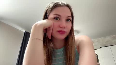 Snapshot of coletteyett chatting on 06.10.26 Emilia online show from 06.10.26