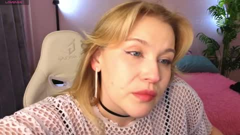 Snapshot of colleen_blake chatting on 04.21.26 Collen Mon Tue Wed Thu Fri GMT 3 0300am - 0900am online show from 04.21.26