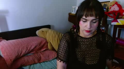 Snapshot of collette_beaufoy chatting on 05.17.26 Collette online show from 05.17.26