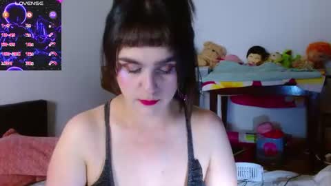 Snapshot of collette_beaufoy chatting on 06.29.26 Collette online show from 06.29.26