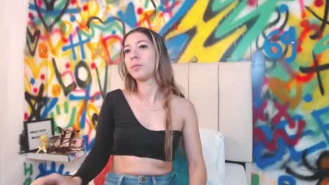 Snapshot of collins_aria chatting on 03.31.26 valentina online show from 03.31.26